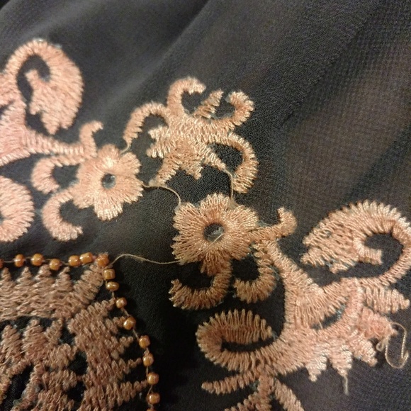 Boho flowy embroidered top - Picture 5 of 8